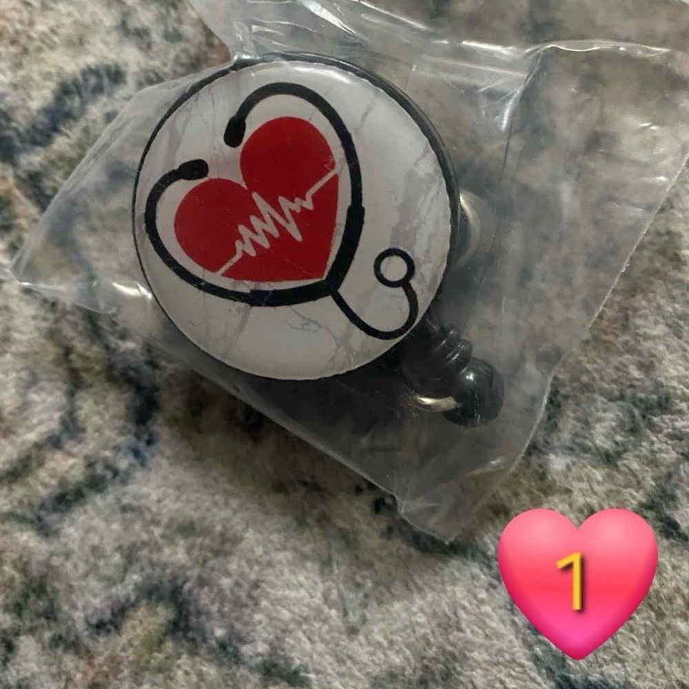 ❤️🩺 Heart stethoscope Clip-on, Retractable Badge Holder